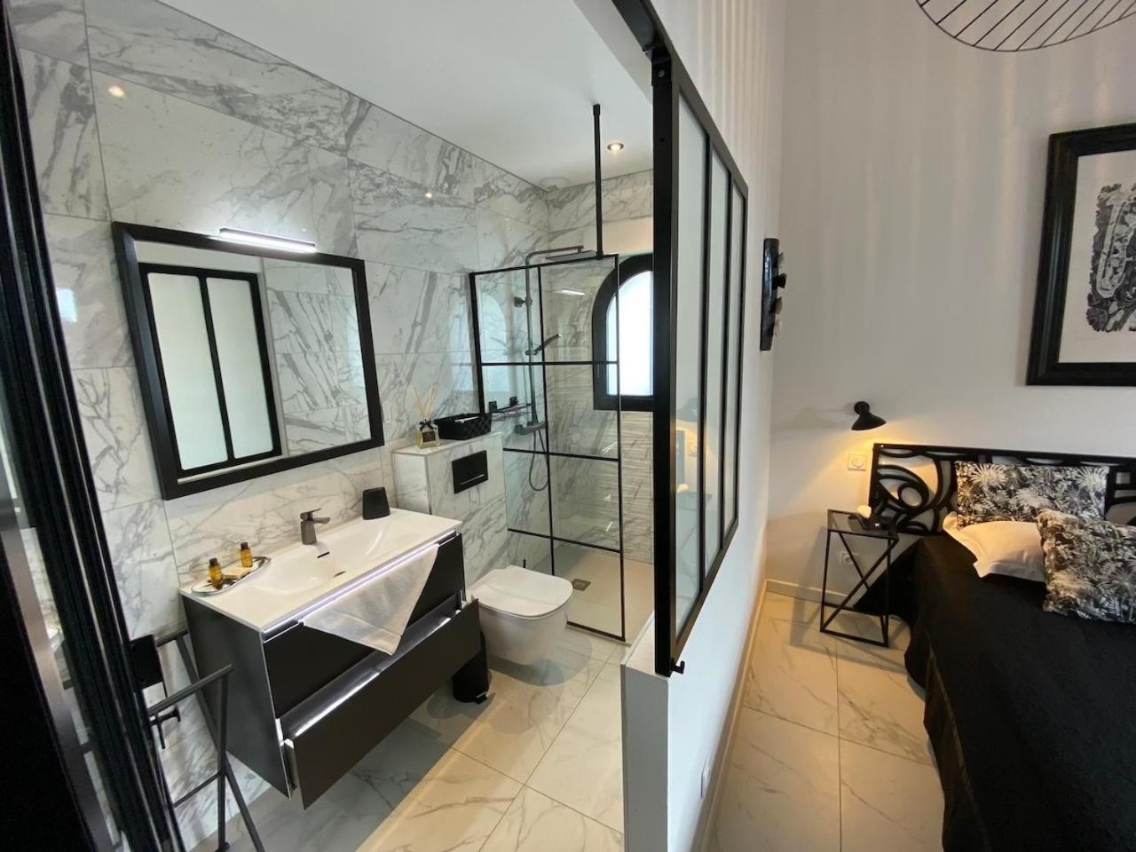 Hotel Particulier - Les Lodges Du Bassin D'Arcachon- Petit-Dejeuner Sur Demande- Prestations Haut De Gamme Gujan-Mestras Bagian luar foto
