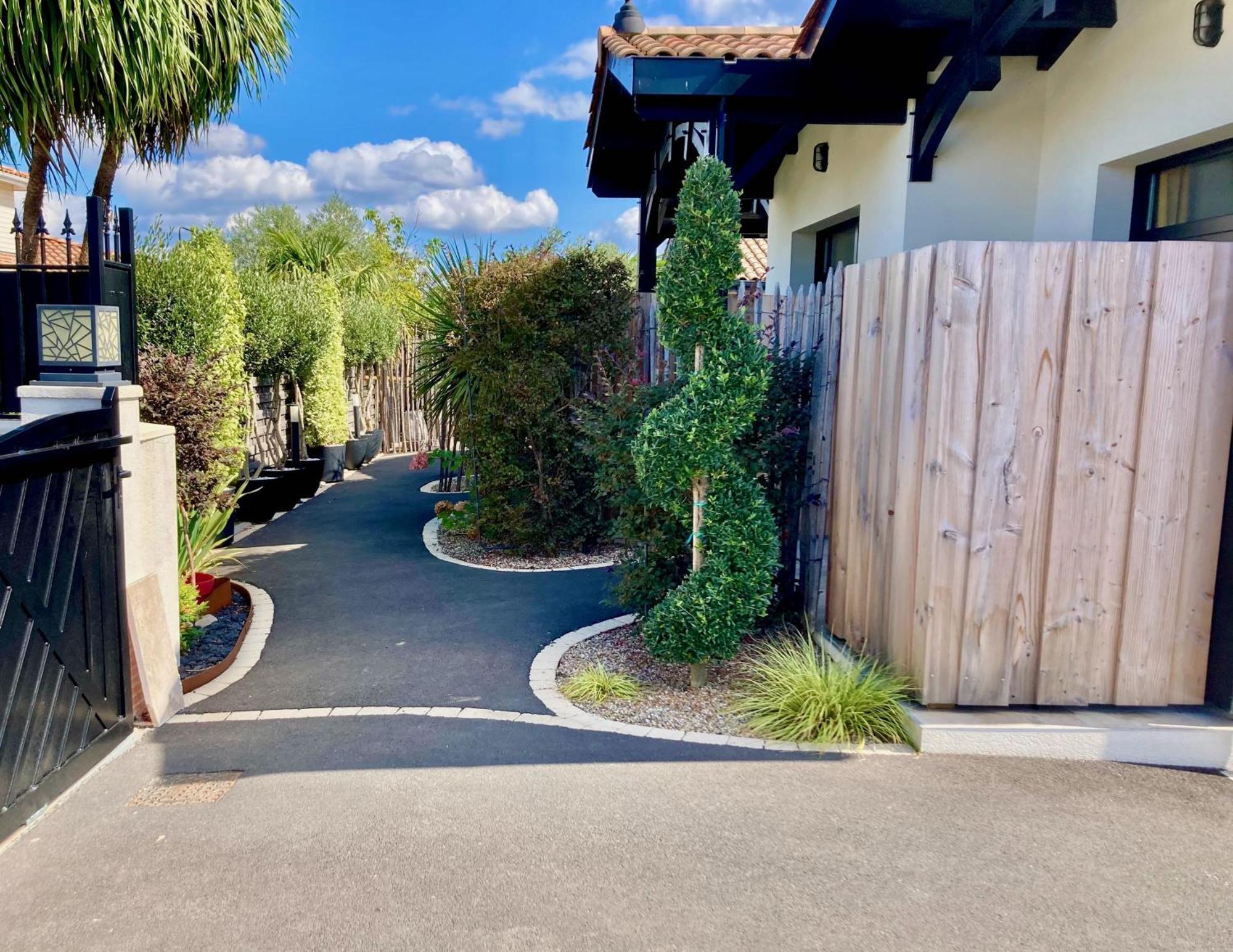 Hotel Particulier - Les Lodges Du Bassin D'Arcachon- Petit-Dejeuner Sur Demande- Prestations Haut De Gamme Gujan-Mestras Bagian luar foto